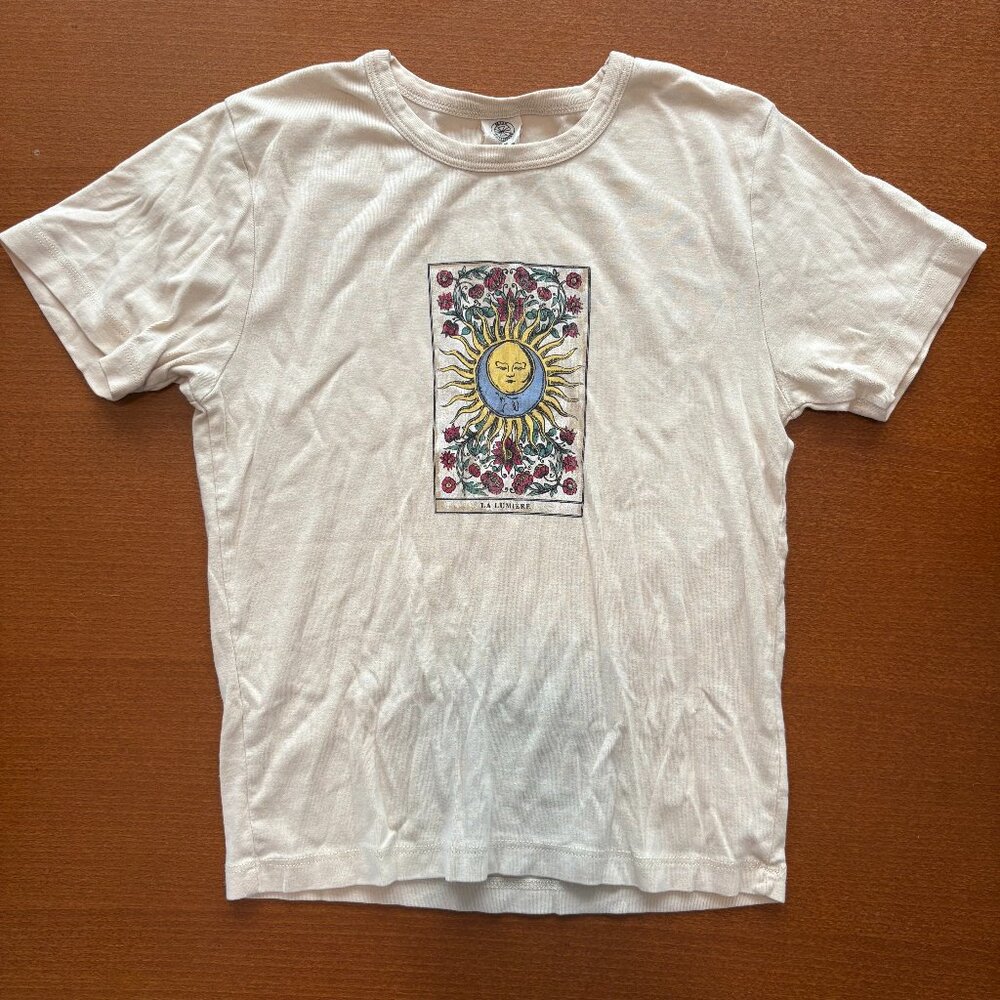 UO La Lumière Cream Baby Cropped Tee